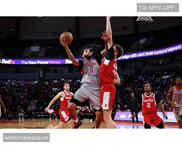 格雷森阿伦状态火热近三场场均24分助攻和抢断表现抢眼正负值高达19